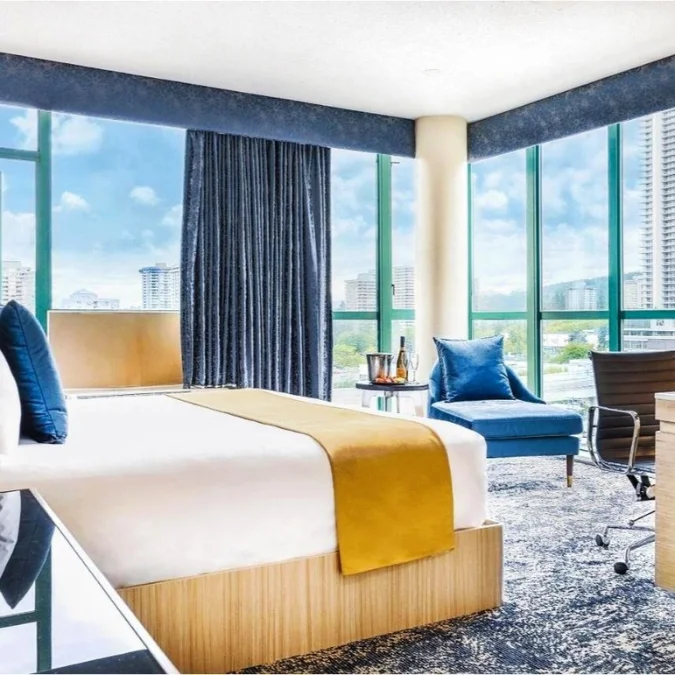EXECUTIVE HOTELS & RESORTS